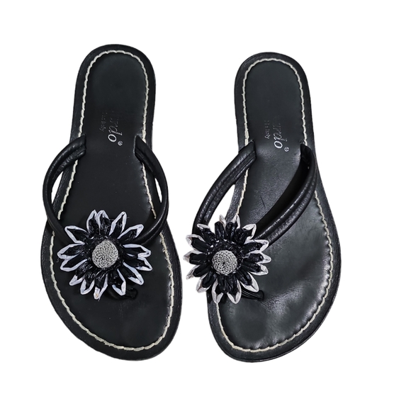 Bernardo 2002 Leather Flower Flip Flops - Picture 1 of 11